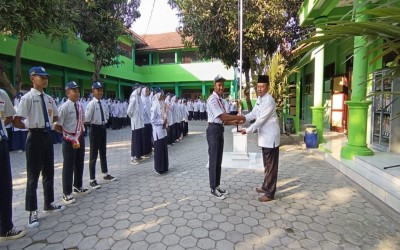 Juara Lomba Gerak Jalan